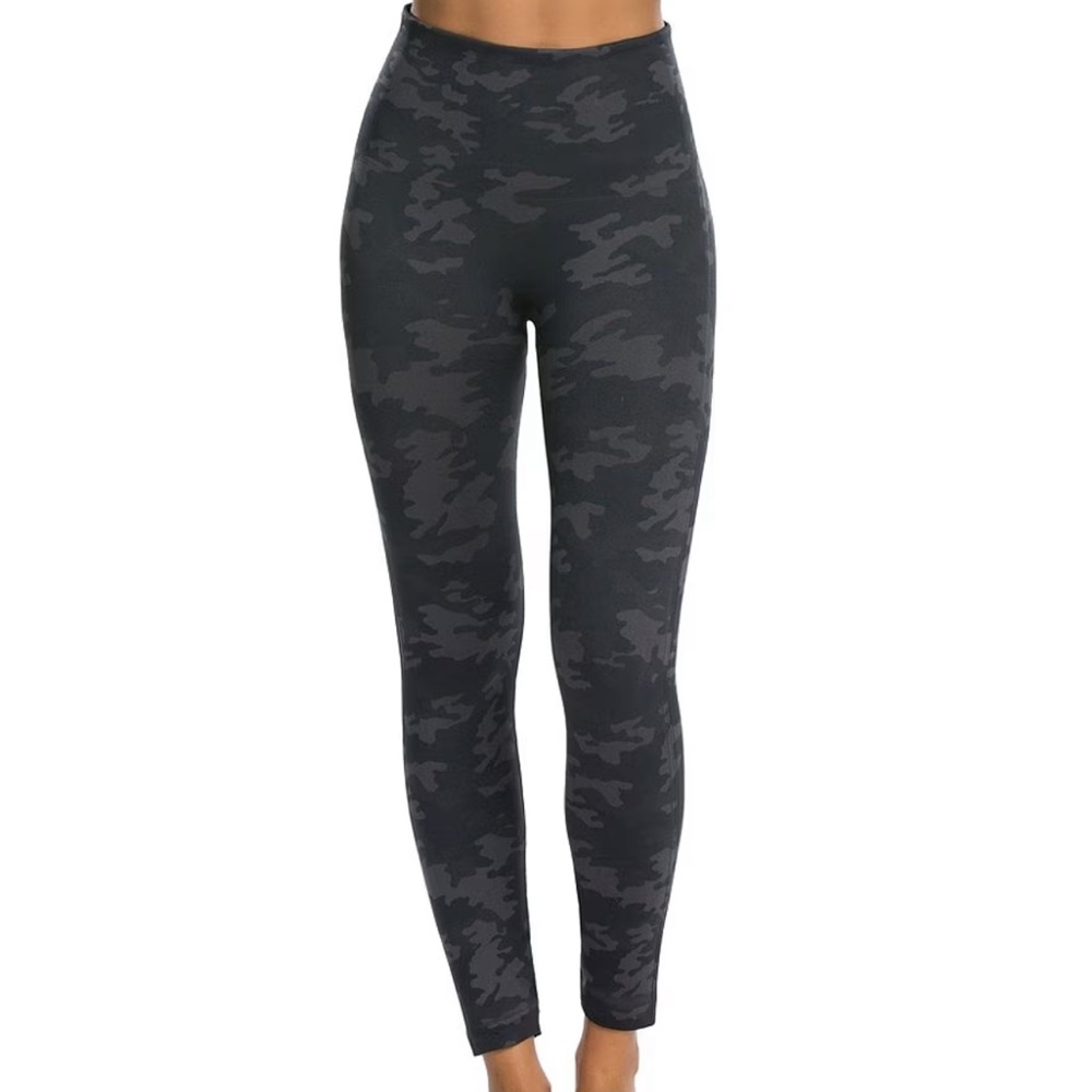 SPANX Seamless Black Camo Leggings